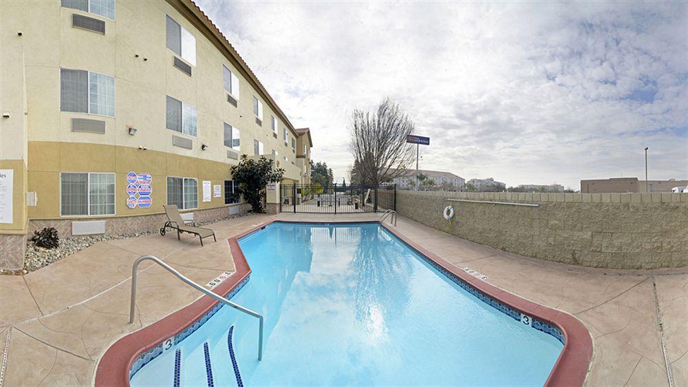 Comfort Suites Bakersfield Ngoại thất bức ảnh