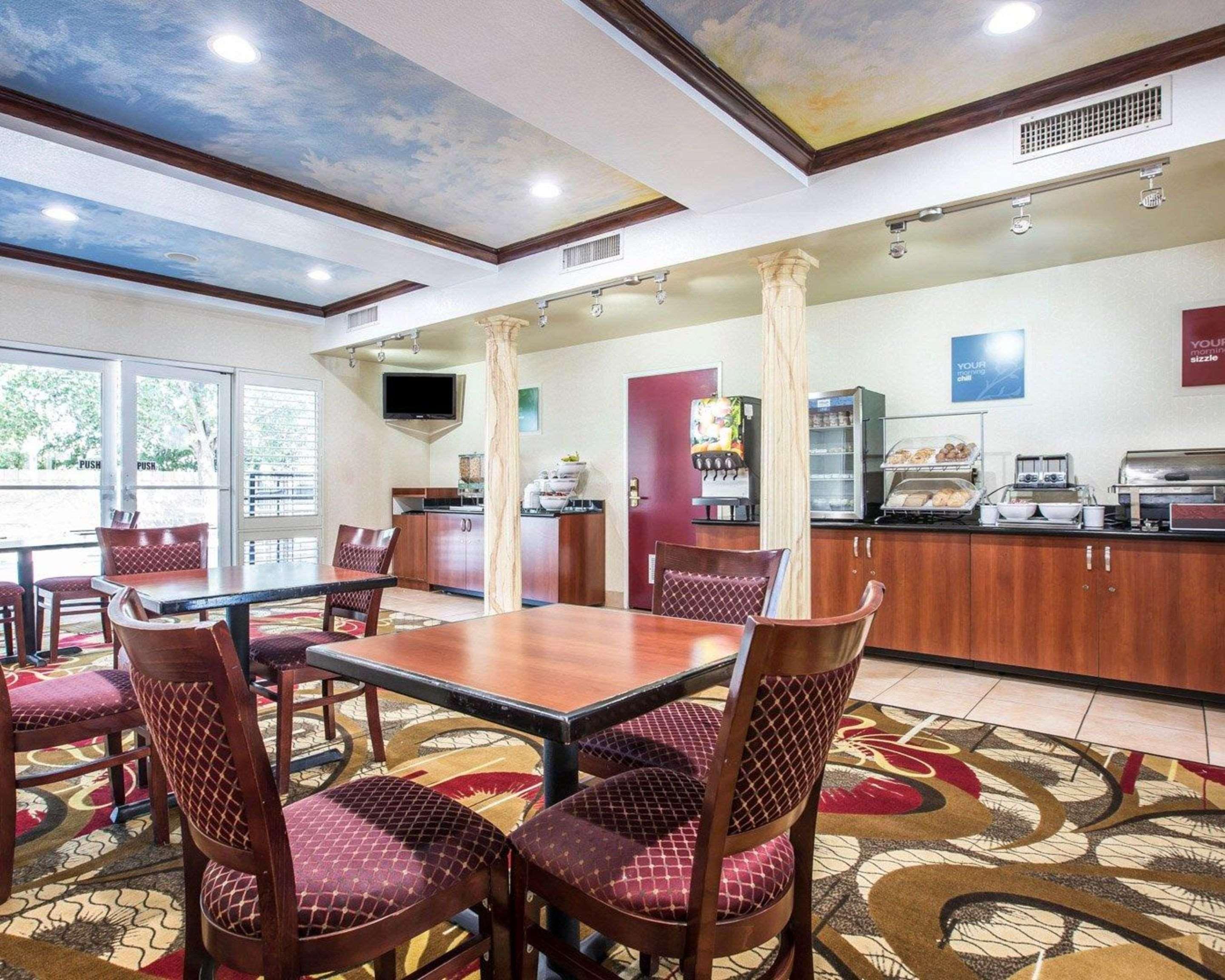 Comfort Suites Bakersfield Ngoại thất bức ảnh