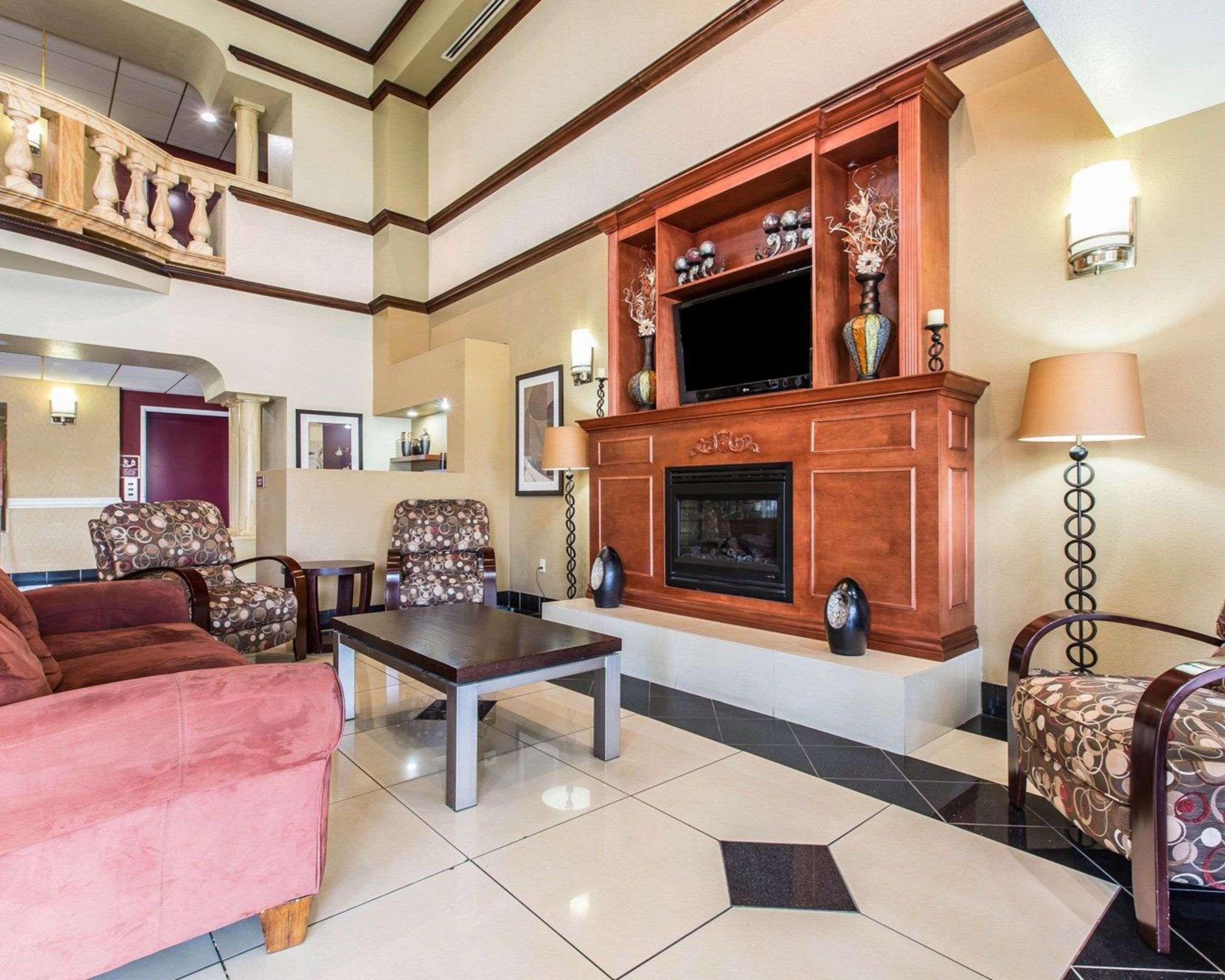 Comfort Suites Bakersfield Ngoại thất bức ảnh