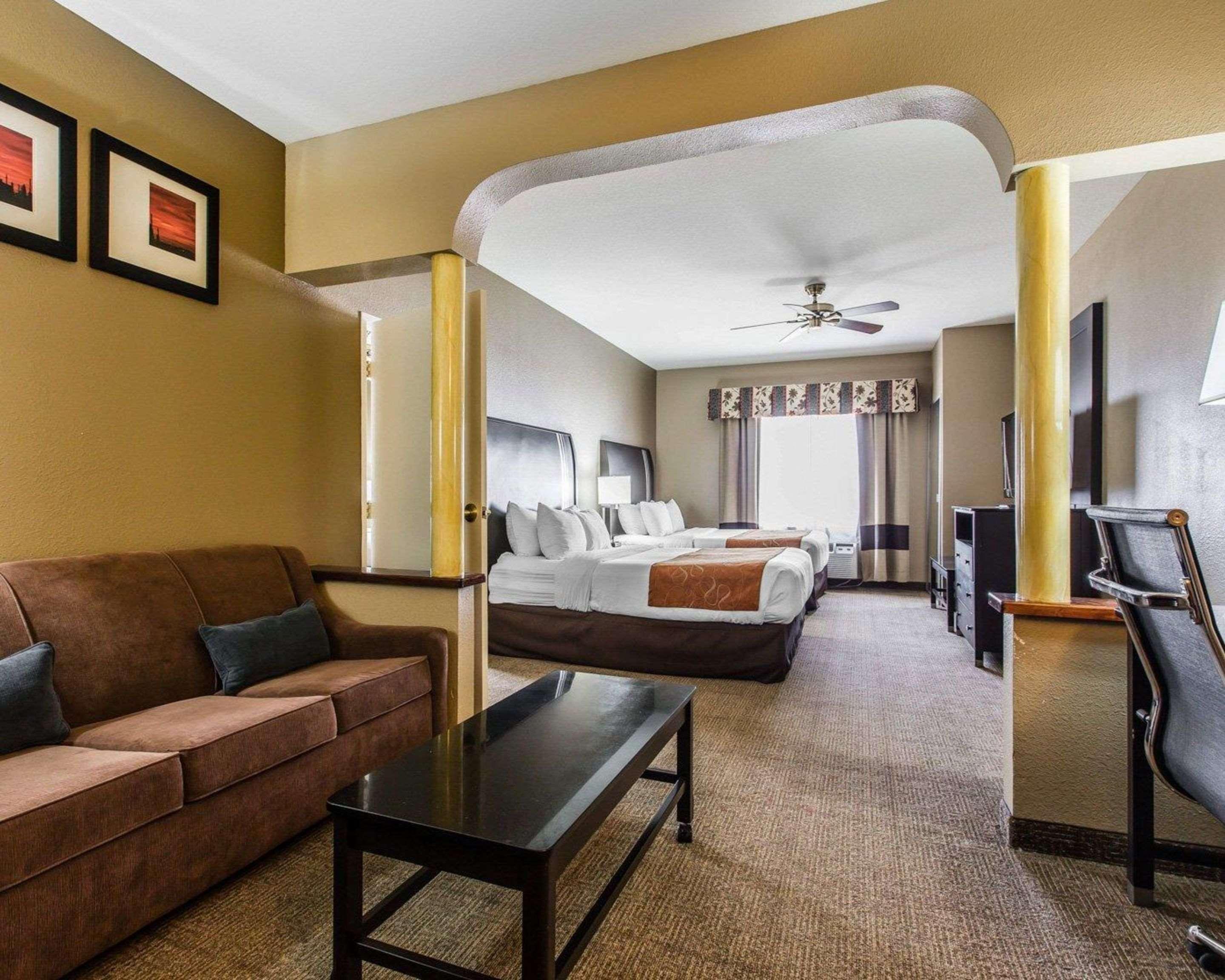 Comfort Suites Bakersfield Ngoại thất bức ảnh