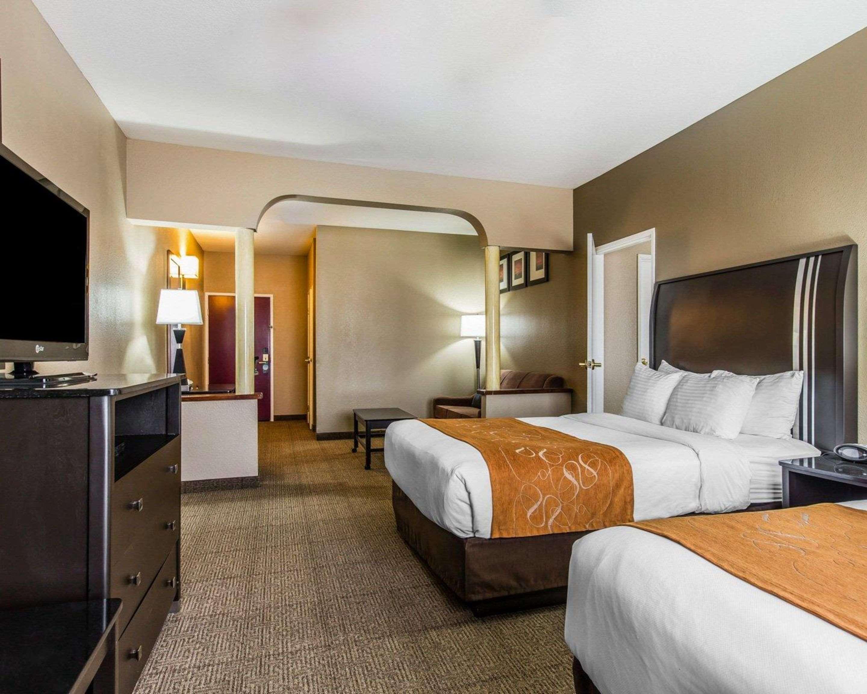 Comfort Suites Bakersfield Ngoại thất bức ảnh