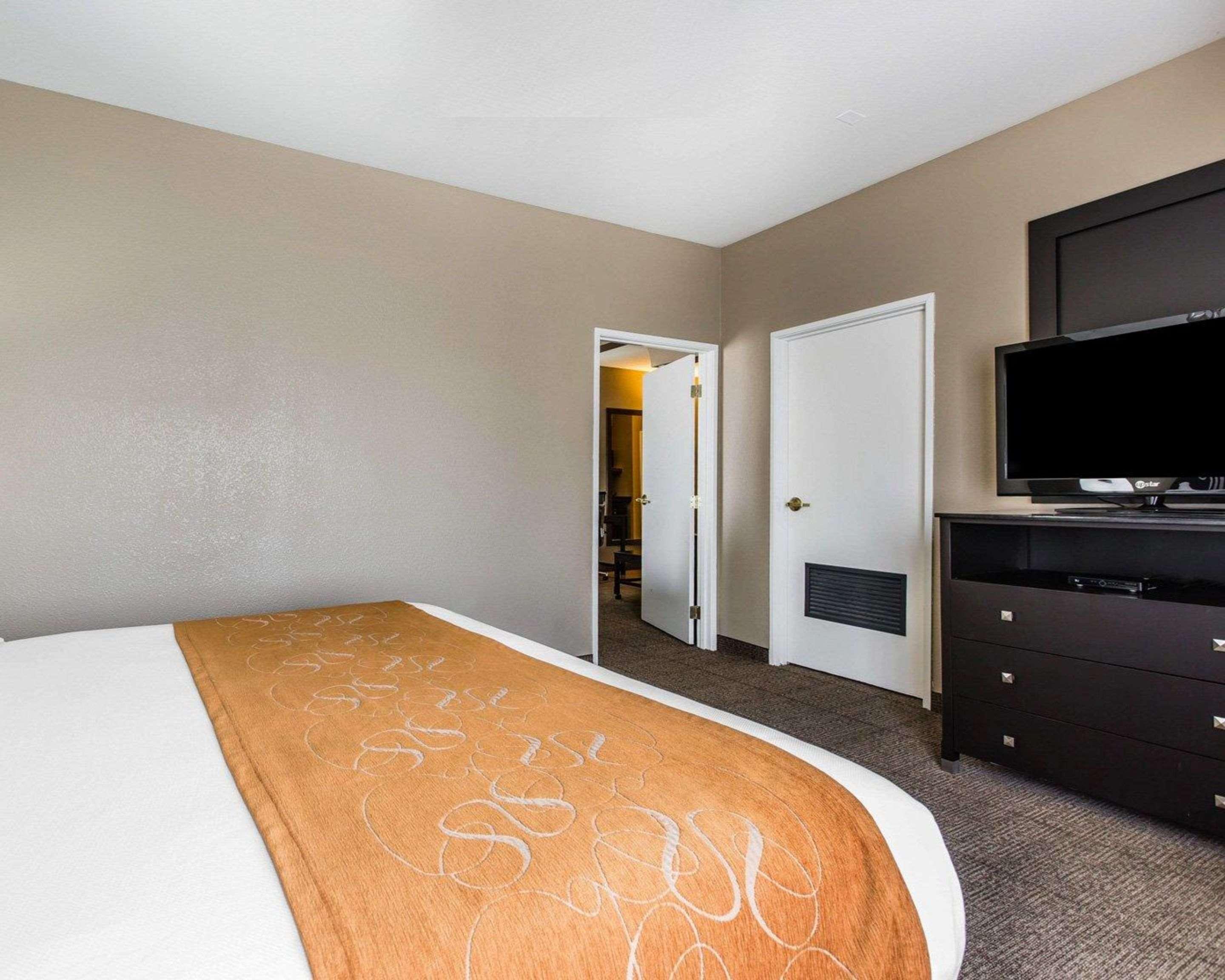 Comfort Suites Bakersfield Ngoại thất bức ảnh