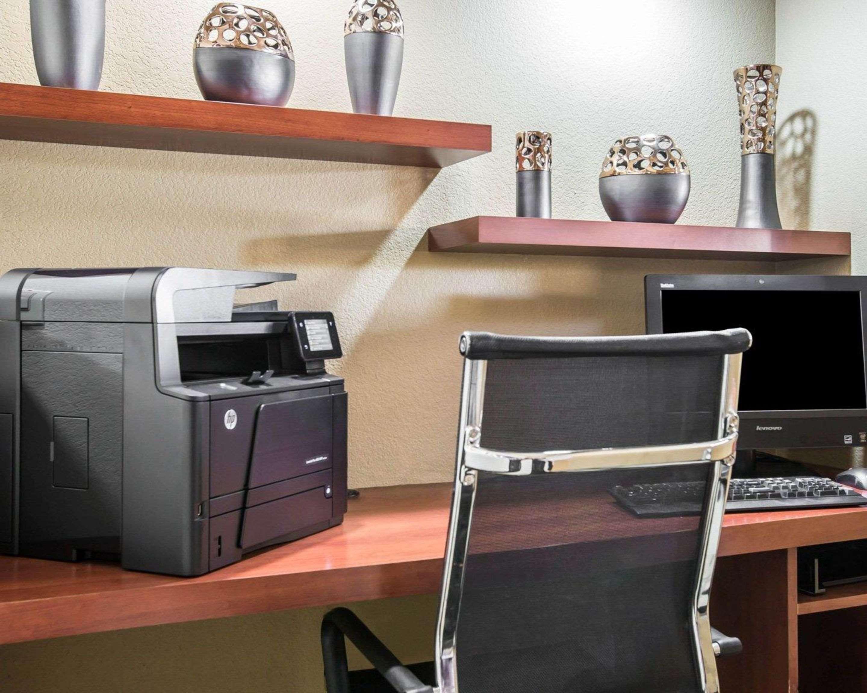 Comfort Suites Bakersfield Ngoại thất bức ảnh