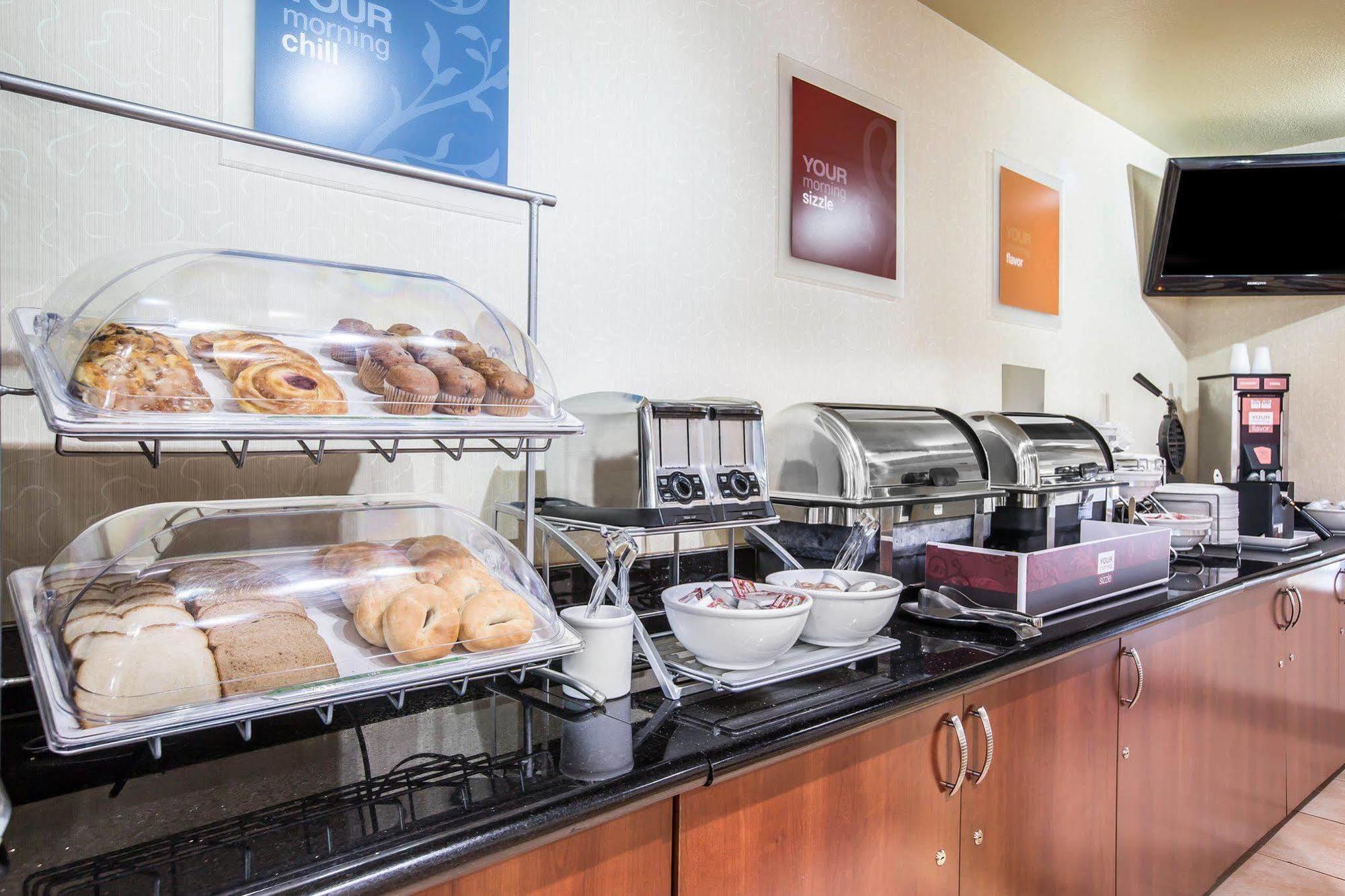 Comfort Suites Bakersfield Ngoại thất bức ảnh